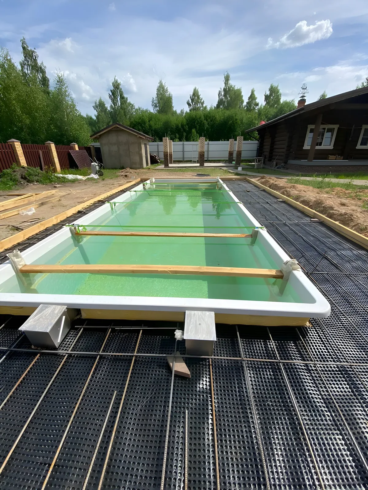 Laguna 9 — вечернее освещение в Волгограде